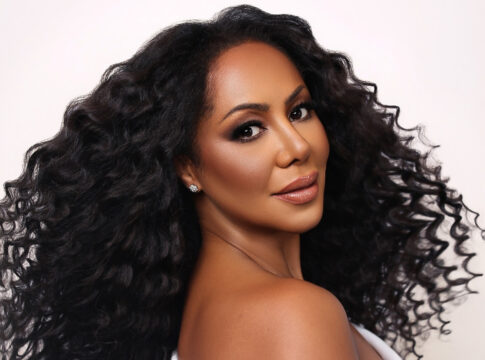 ex-globeleza,-valeria-valenssa-expoe-preconceito-no-carnaval