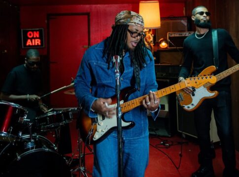 o-ex-ator-da-nickelodeon-que-esta-indicado-ao-grammy-em-6-categorias