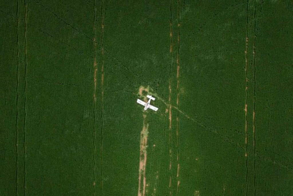 saiba-modelo-do-aviao-que-fez-pouso-forcado-em-fazenda-no-df.-video
