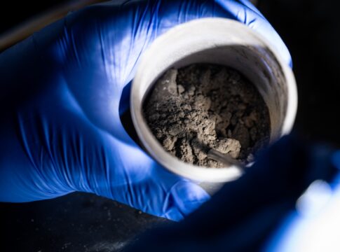 metodo-inovador-promete-facilitar-a-extracao-de-terras-raras-do-carvao