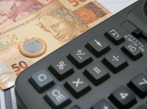 contas-publicas-tem-deficit-de-r$-55,021-bilhoes-em-2025