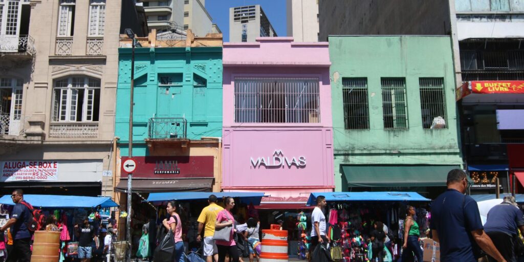 Consumo das famílias compensa juros e leva desemprego ao menor nível consumo-das-familias-compensa-juros-e-leva-desemprego-ao-menor-nivel