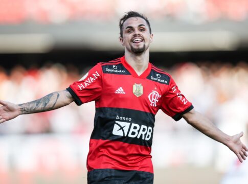 michael-rescinde-contrato-com-o-flamengo;-confira
