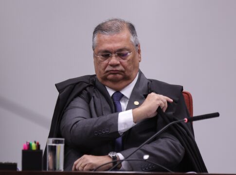 camara-pede-a-dino-desbloqueio-de-emendas-de-eduardo-bolsonaro