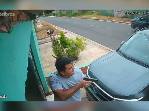 cameras-flagram-pm-participando-de-assalto-a-mao-armada.-veja-video