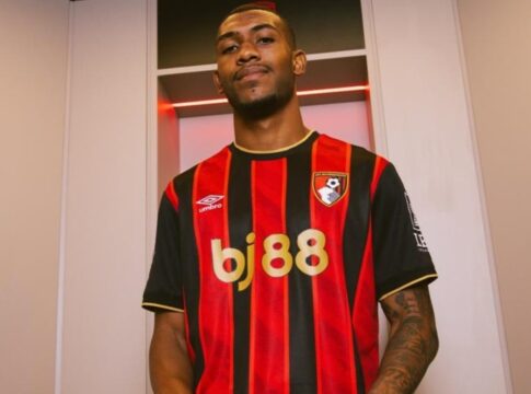 tecnico-do-bournemouth-fala-sobre-chances-de-rayan-ser-titular-do-time