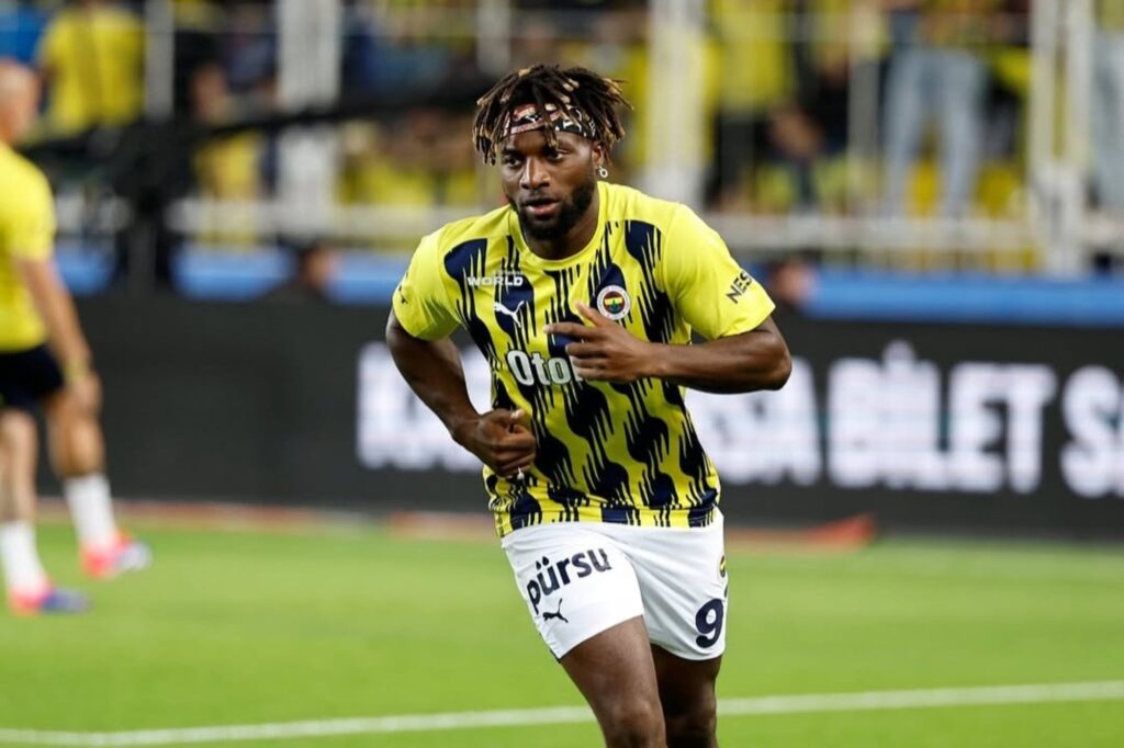 ex-newcastle-acusa-racismo-contra-filhos-e-pede-respeito;-confira