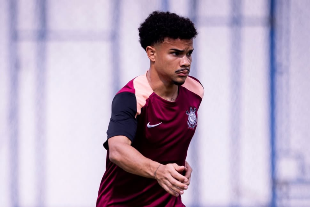 kaio-cesar,-do-corinthians,-esta-no-bid-e-pode-estrear-na-supercopa