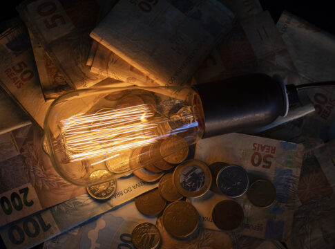 conta-de-luz-em-fevereiro-tera-bandeira-verde,-sem-taxa-extra