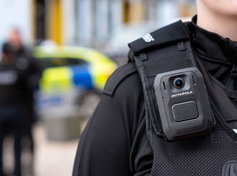 bodycam-de-pms-nao-grava-ocorrencia-e-juiza-absolve-dupla-por-trafico