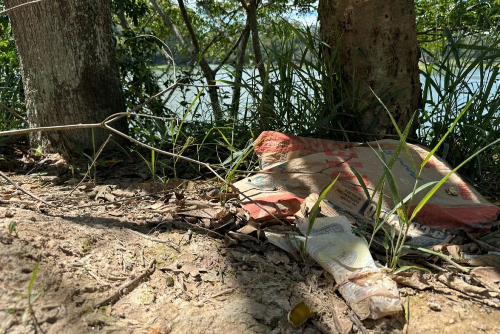 obra-de-parque-em-zona-de-protecao-ambiental-deixa-lixo-e-desmatamento