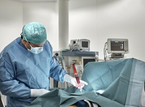 medico-famoso-e-condenado-por-morte-em-cirurgia-para-aumento-de-penis