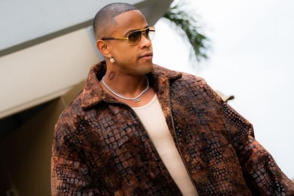 leo-santana-dedica-musica-a-melody,-que-esta-internada