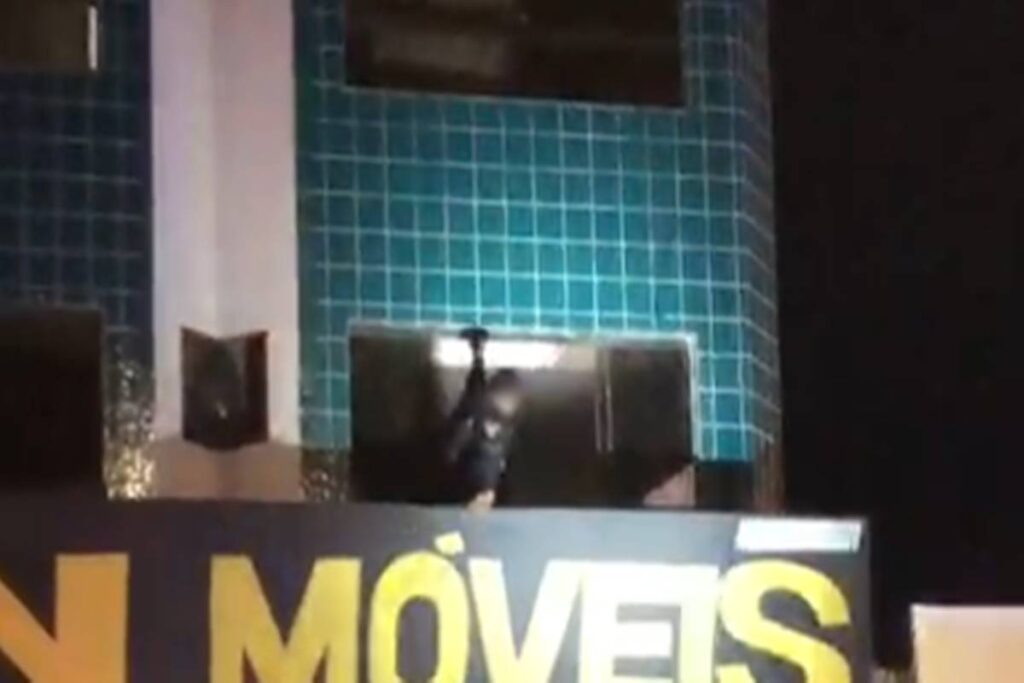 suspeito-de-estupro-tenta-fugir-pelo-telhado,-mas-e-preso-pela-pm