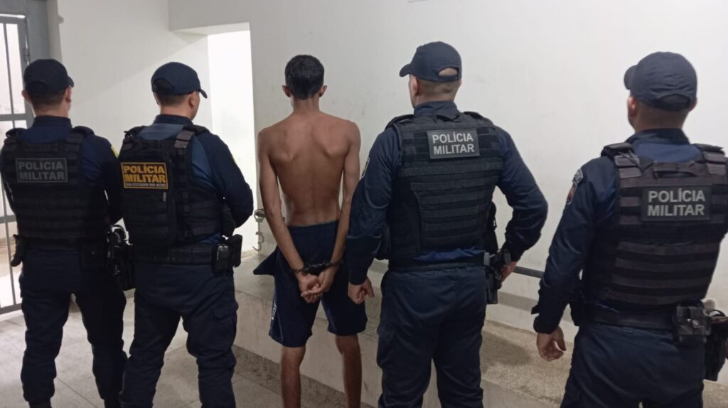 POLÍCIAIS DO 6° BPM PRENDE LIDERANÇA DE FACÇÃO COM MUNIÇÕES DE FUZIL DO EXÉRCITO E DROGA