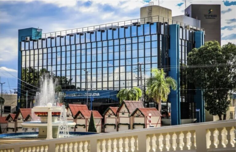 Gladson sanciona lei que garante R$ 5 milhões em emendas para cada deputado estadual