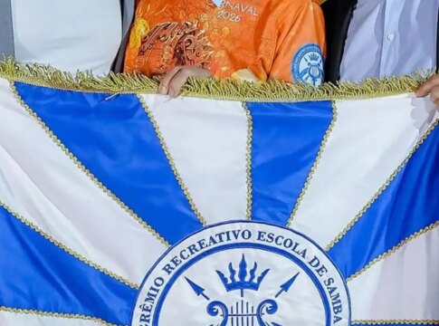 mae-de-lula-“canta”-no-samba-enredo-da-academicos-de-niteroi