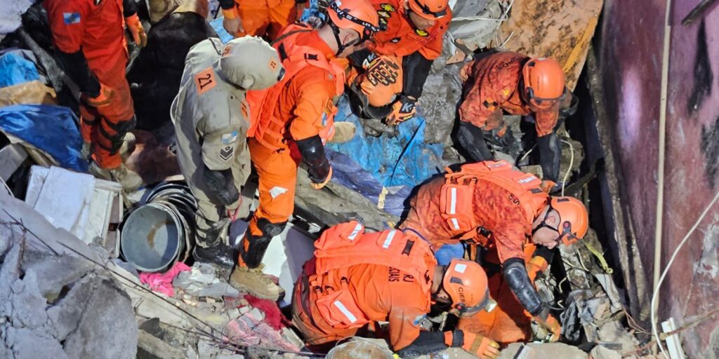 Prédio desaba no Rio e mata uma mulher predio-desaba-no-rio-e-mata-uma-mulher