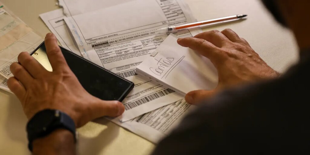 Salário mínimo de R$ 1.621 começa a ser pago nesta segunda salario-minimo-de-r$-1.621-comeca-a-ser-pago-nesta-segunda