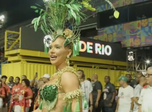 veja-momento-em-que-virginia-comete-gafe-em-ensaio-na-sapucai.-video