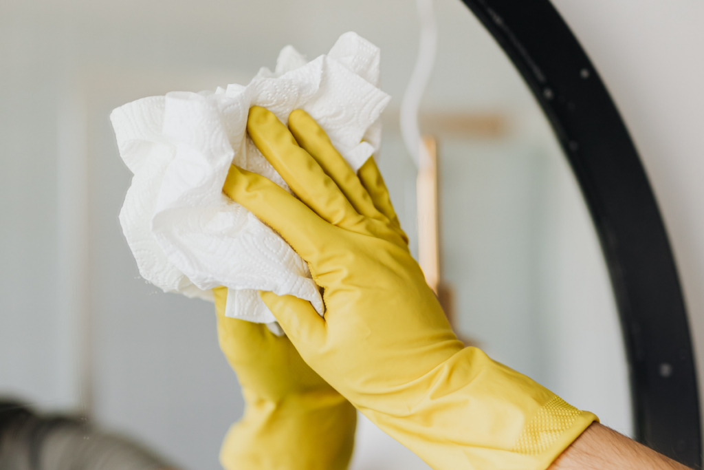 faxineira-pede-demissao-apos-chefes-testarem-sua-etica-com-“patinhos”