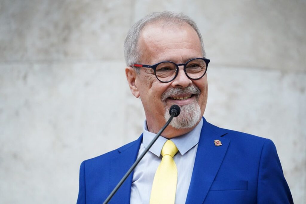 com-doenca-viral,-presidente-da-camara-de-sp-se-afasta-por-38-dias