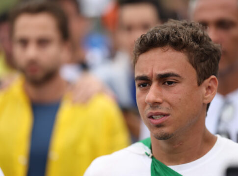 nikolas-ferreira-rebate-criticas-de-padre:-“falsos-profetas”