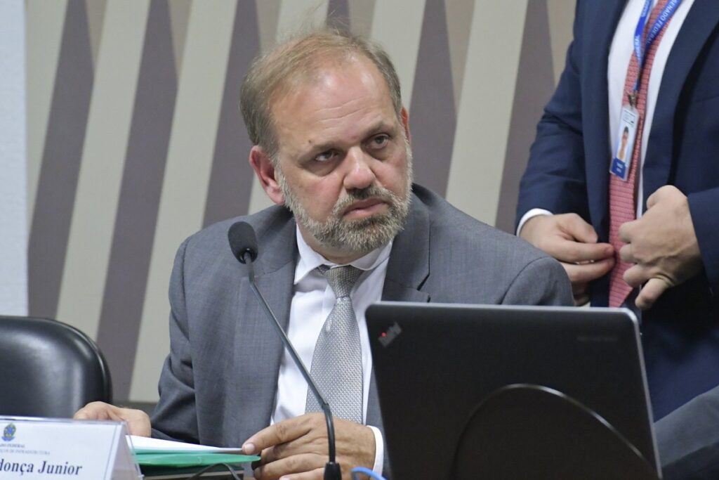 comissao-barra-ida-imediata-de-ex-diretor-da-anm-para-mineradora