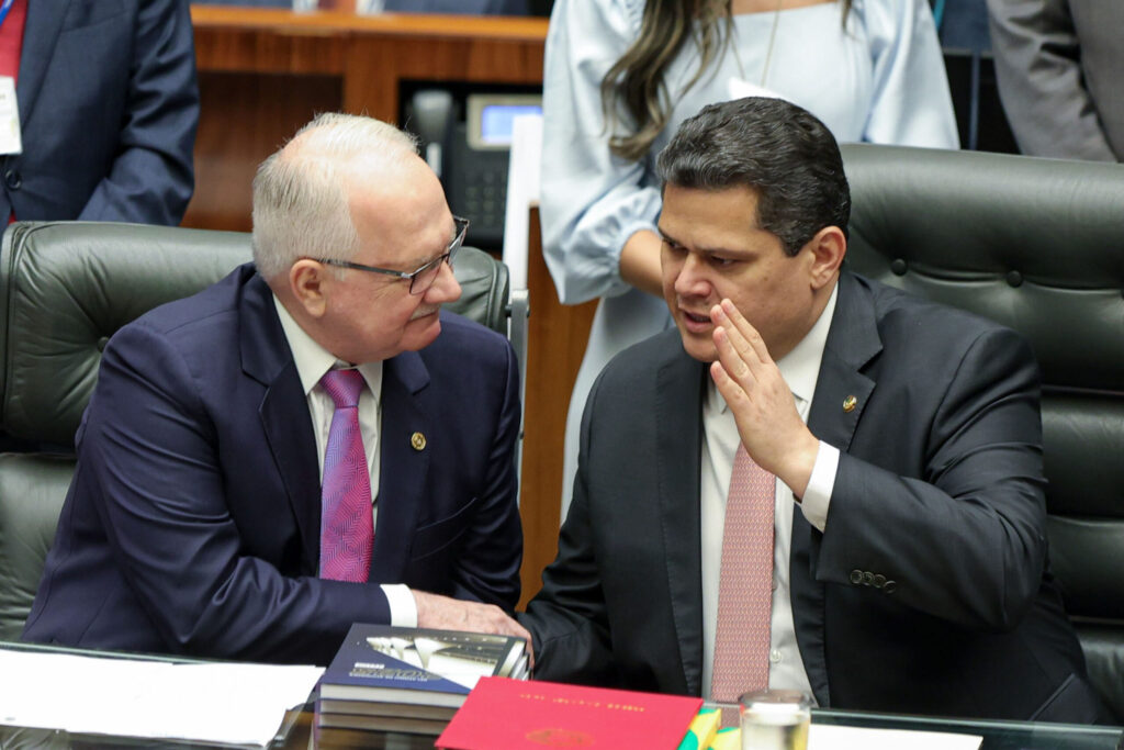 alcolumbre-alfineta-stf-em-discurso-no-congresso:-“paz-nao-e-omissao”