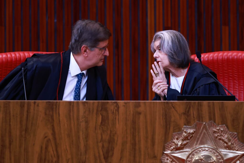 carmen:-tse-deve-ser-“rigoroso-e-intransigente”-com-todo-desvio-etico