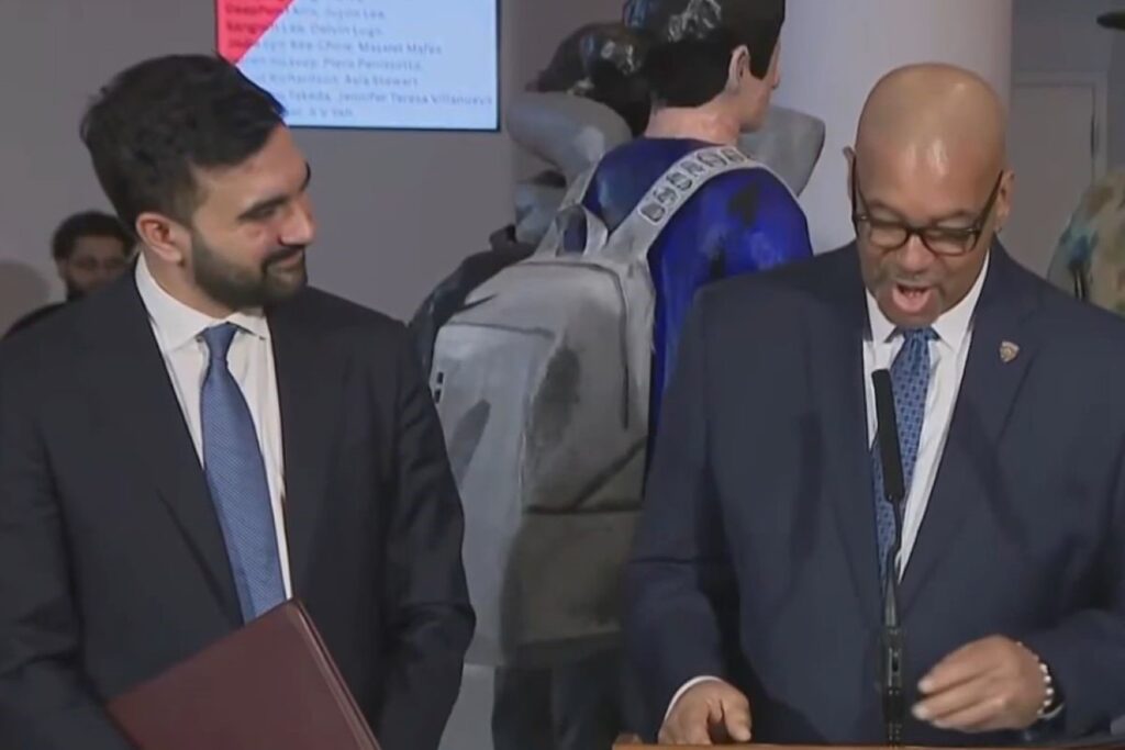 prefeito-de-ny-nomeia-ex-detento-para-chefiar-sistema-prisional