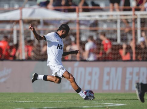 alexsander-tem-ruptura-total-do-ligamento-e-desfalca-o-atletico-mg