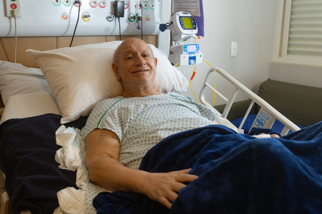 quem-e-o-medico-do-df-levado-ao-cinema-apos-quase-um-ano-internado.-veja-video