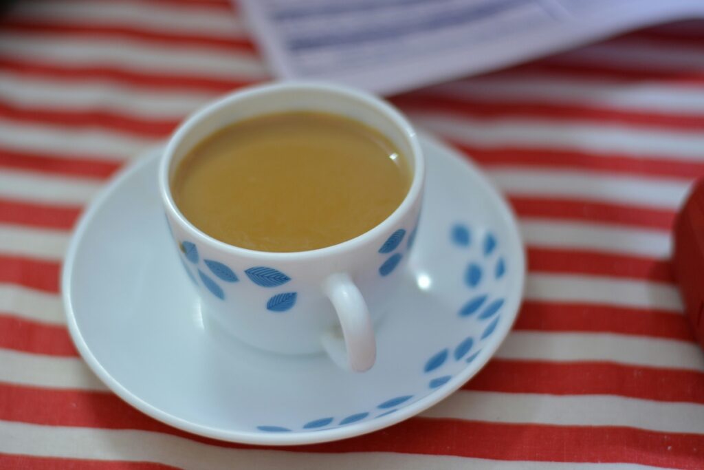 cha-de-casca-de-fruta-comum-e-um-aliado-natural-para-noites-melhores