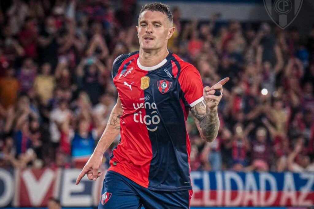 ex-vasco,-vegetti-marca-o-primeiro-gol-pelo-cerro-porteno;-veja