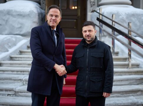 secretario-geral-da-otan-se-reune-com-zelensky-apos-ataque-russo