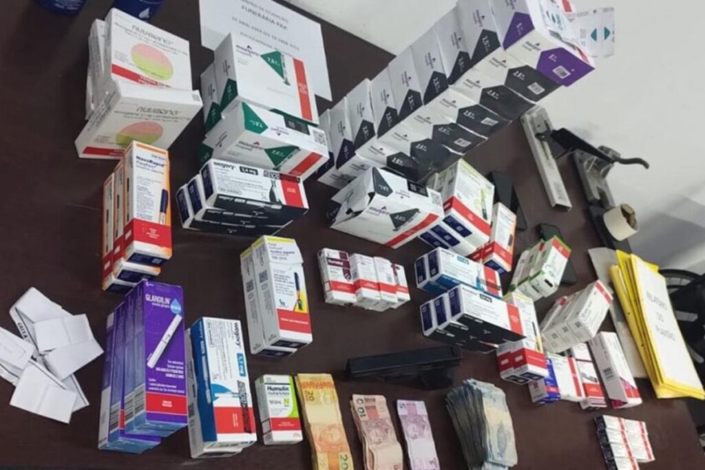 trio-e-preso-por-roubar-medicamentos-e-ate-anel-vaginal-de-farmacia