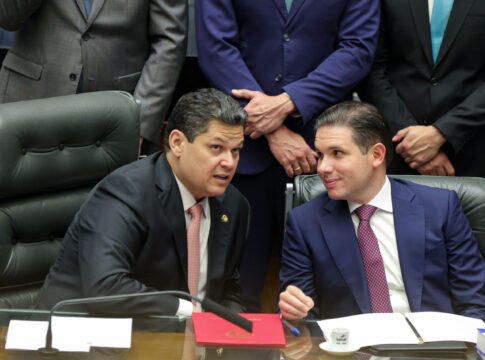 congresso-inicia-ano-com-pacote-de-benesses-aos-proprios-servidores