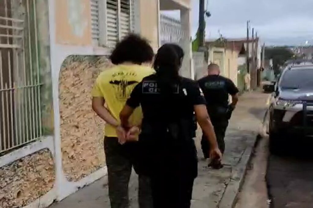 jovem-ameaca-vazar-nudes-de-adolescente-do-df-que-conheceu-pela-roblox.-veja-video