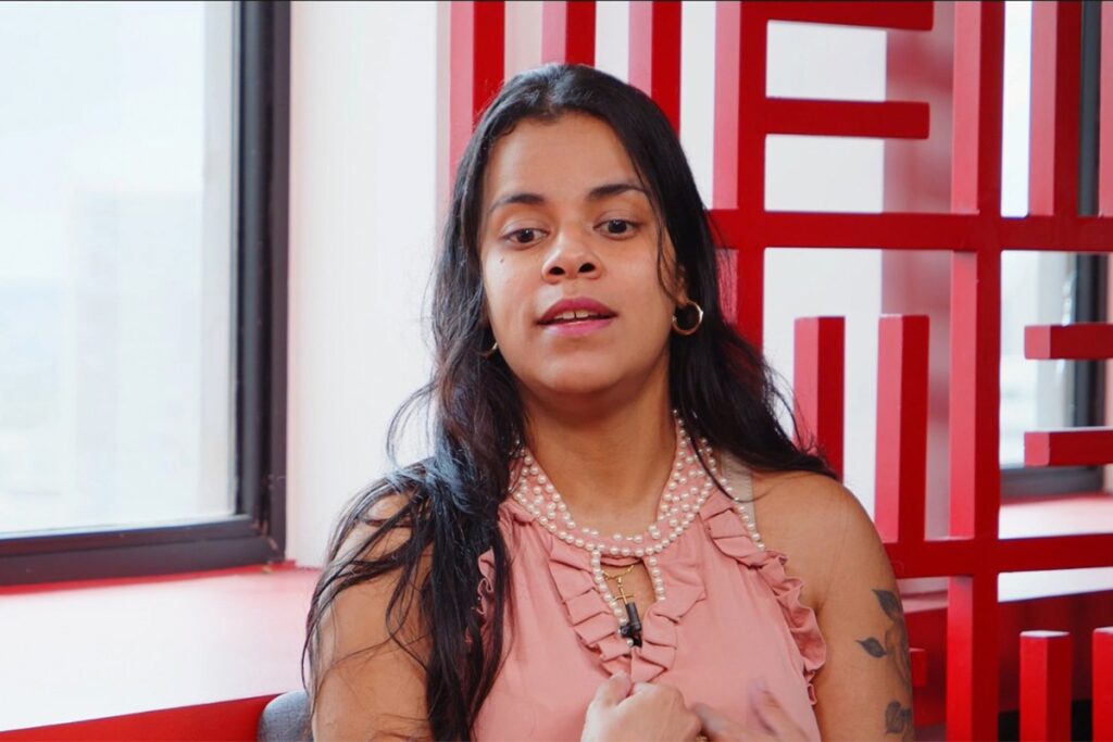 “vi-ela-com-vida”,-diz-mae-que-esperou-3-meses-pelo-corpo-do-bebe.-veja-video