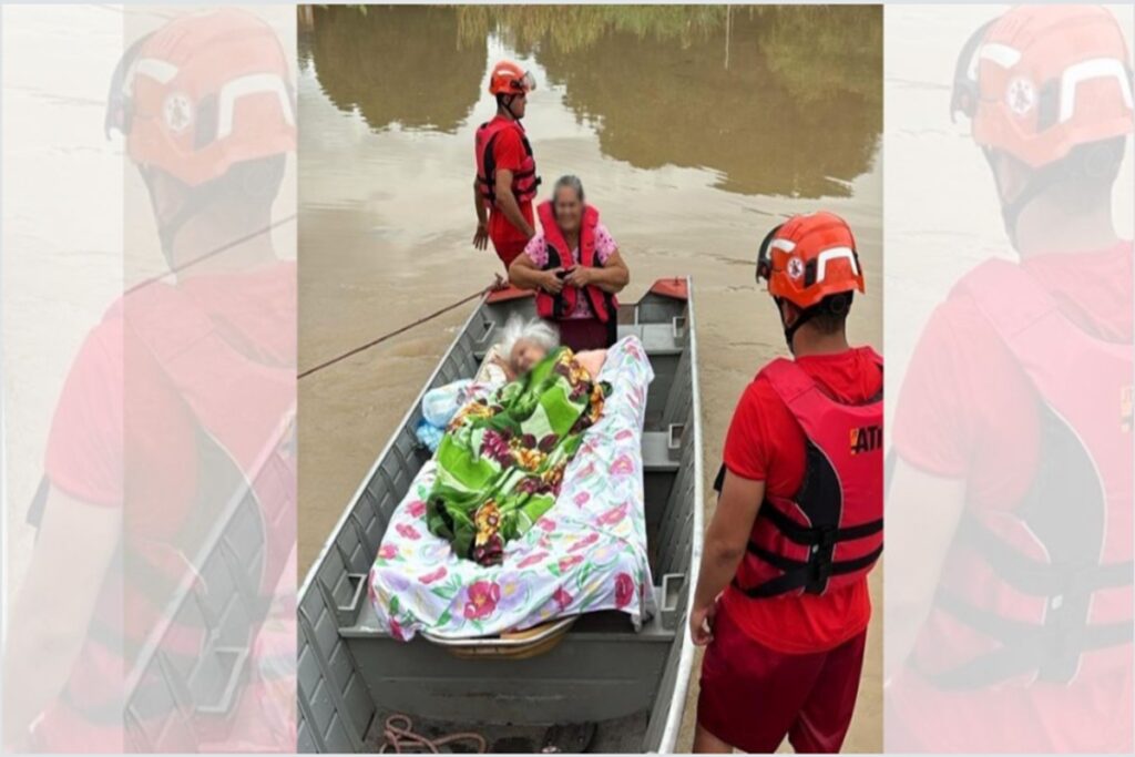 mt:-mae-acamada-e-filha-sao-resgatadas-de-barco-apos-alagamento.-video
