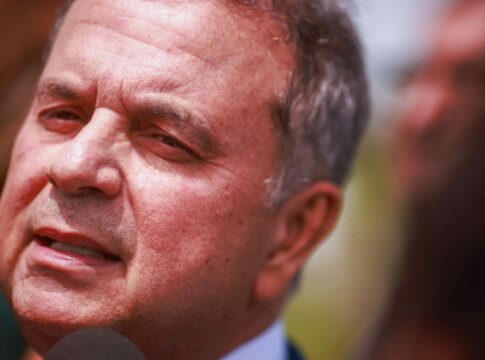 lider-da-oposicao-visita-bolsonaro-e-ataca-lula:-“mercadoria-vencida”