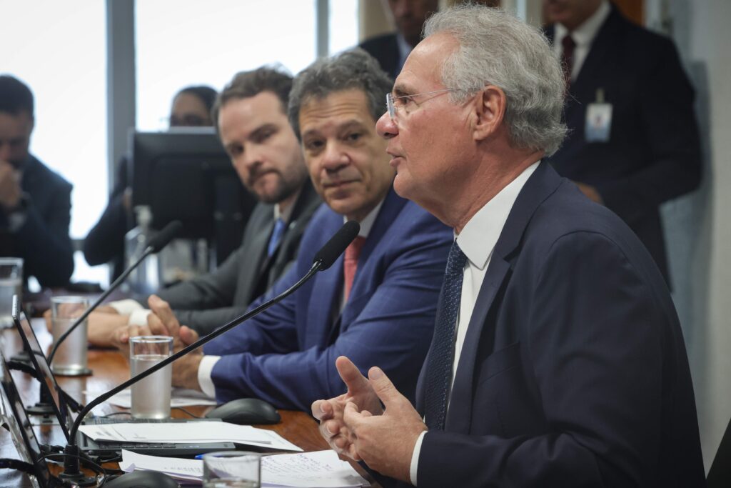 “nao-queremos-competir”,-diz-renan-sobre-grupo-para-investigar-o-master