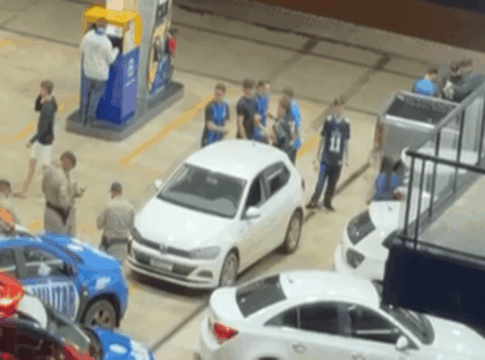 pm-e-chamada-para-acabar-com-“arruaca”-de-estudantes-de-medicina-em-posto.-veja-video