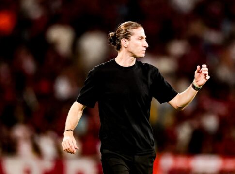 filipe-luis-avalia-partida-do-flamengo-e-afirma:-“vamos-voltar”