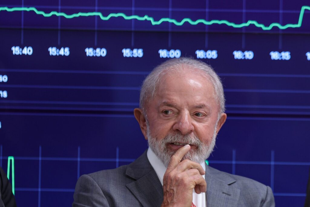 em-jantar-com-lideres,-lula-evita-citar-flavio-e-indica-plano-de-campanha