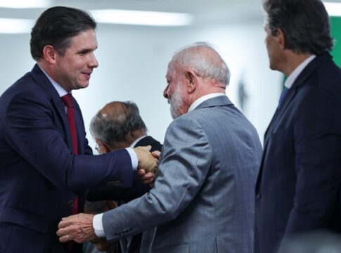 como-foi-jantar-de-3h-entre-lula,-hugo-motta-e-lideres-do-congresso