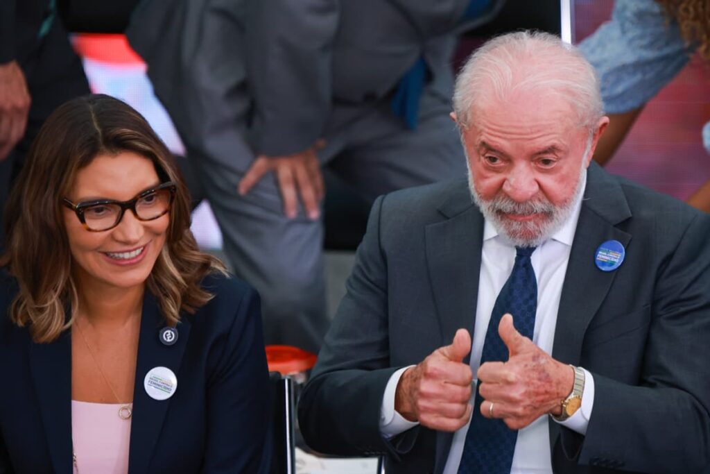 em-jantar-com-motta-e-deputados,-lula-cita-trump-e-evita-penduricalho