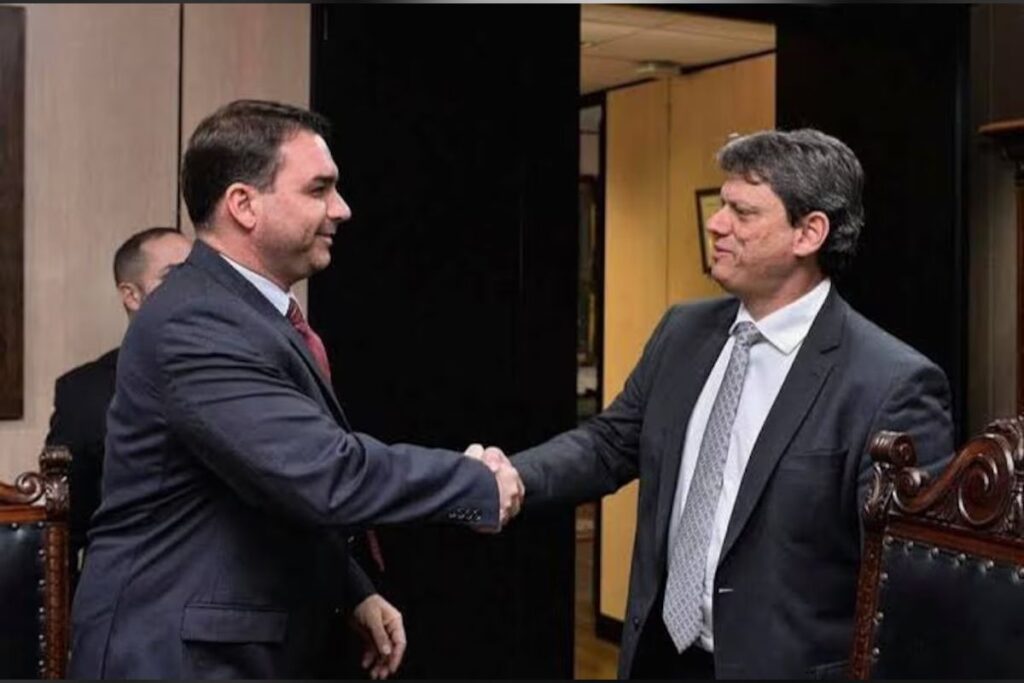 como-o-vice-de-tarcisio-impacta-palanque-de-flavio-bolsonaro-em-sp