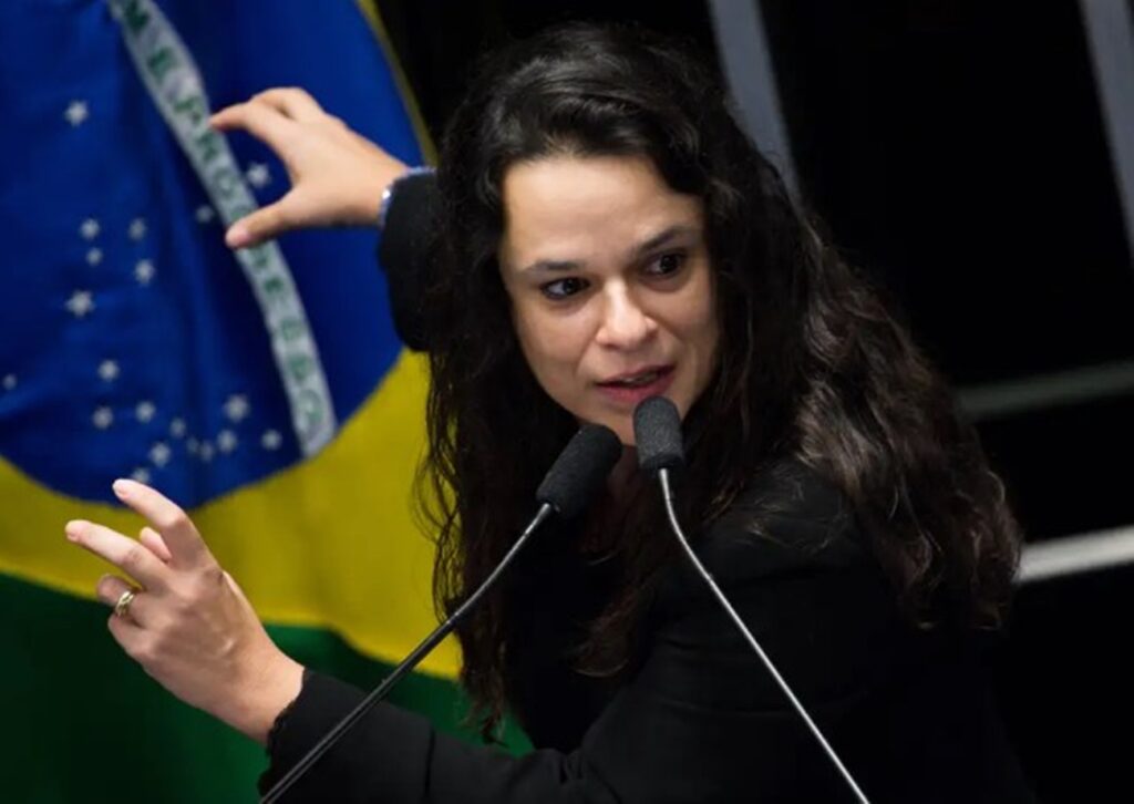 janaina-paschoal-sai-em-apoio-a-carol-de-toni-e-critica-cla-bolsonaro